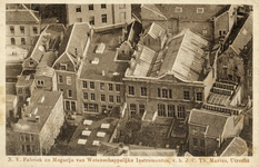4073 Luchtfoto van de Fabriek en Magazijn van Wetenschappelijke Instrumenten voorheen J.C.Th. Marius (Ganzenmarkt 4-8) ...